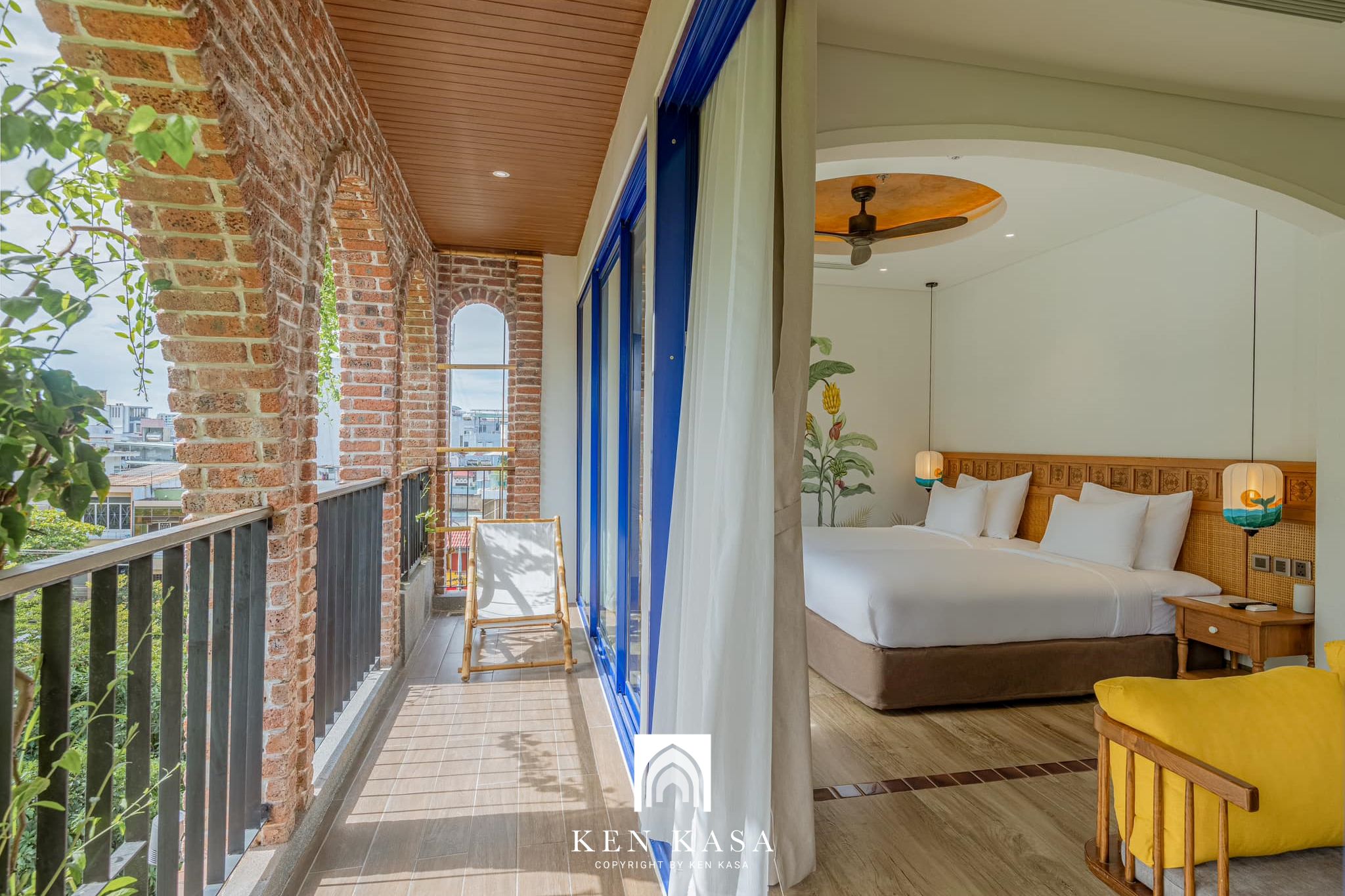 kết hợp h&agrave;i ho&agrave; m&agrave;u sắc nổi bật khi thiết kế nội thất homestay độc đ&aacute;o